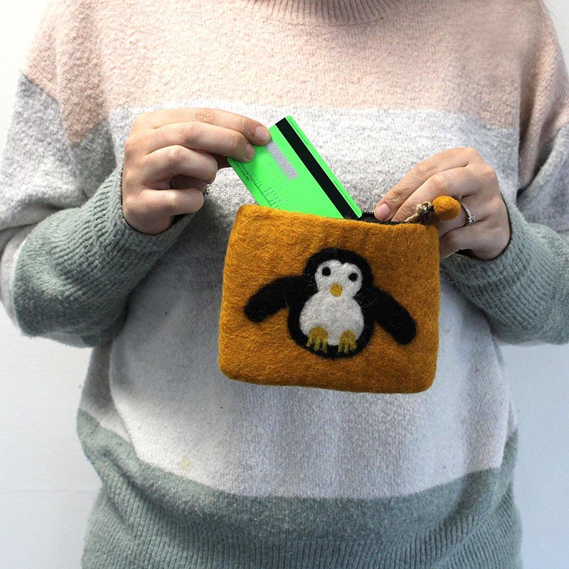 Load image into Gallery viewer, Felt Zipper Pouch  - Cute Penguin
