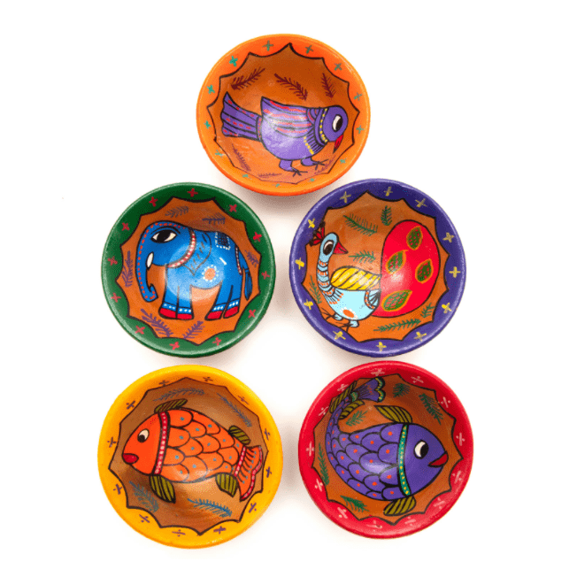 Load image into Gallery viewer, Hand Painted Terracotta Bowls -Set of 5.
