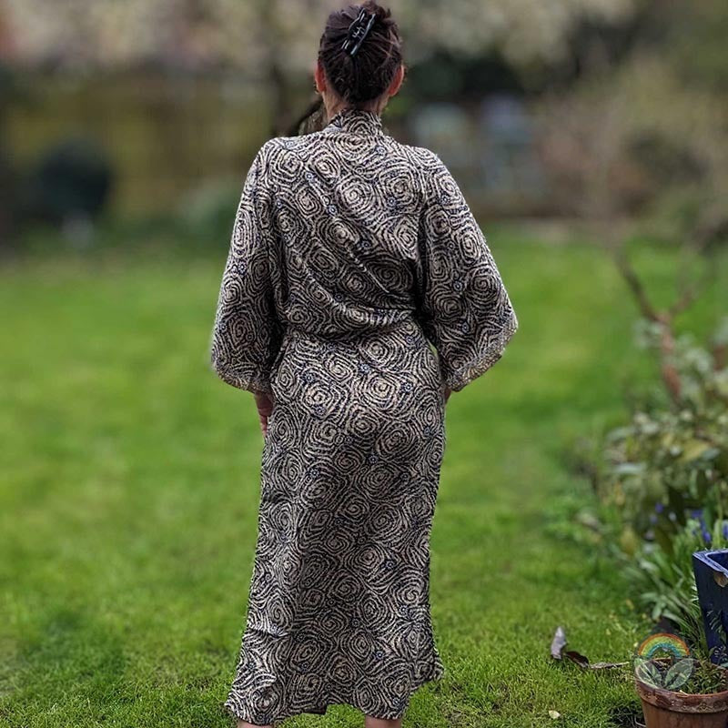 Load image into Gallery viewer, Vintage Silk Kimono - Serendipity
